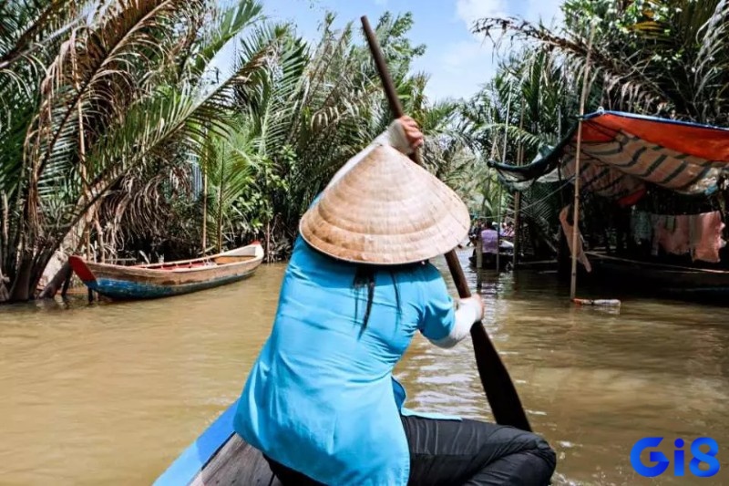 Mơ thấy đi thuyền một mình trên sông tượng trưng cho sự tự lập